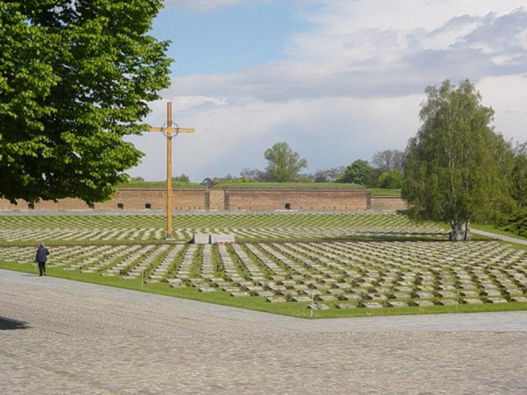 Parkhotel Terezin Luaran gambar
