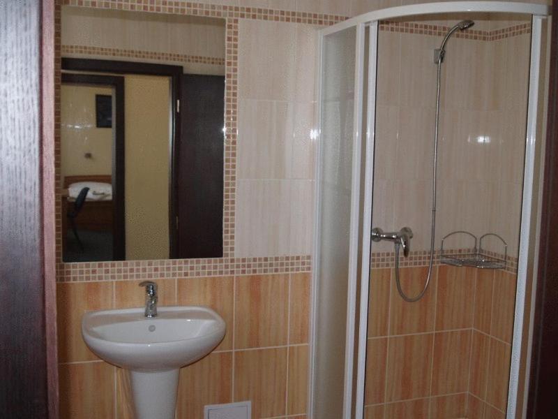 Parkhotel Terezin Luaran gambar